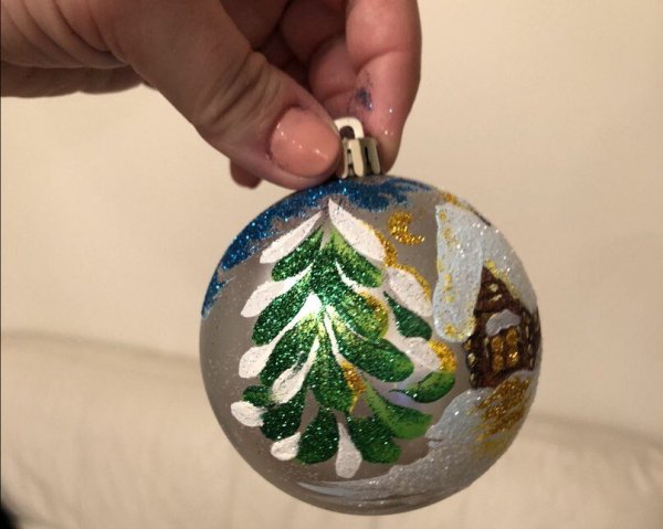 Новогодние шары акриловыми красками