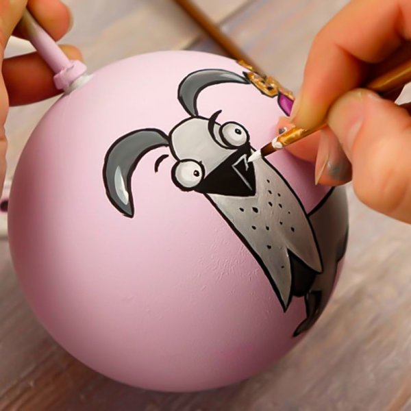 Разрисовать новогодний шарик