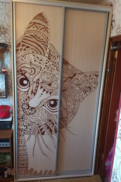 Разрисованная дверь