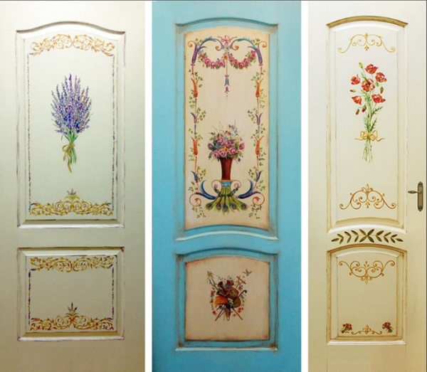 Декорировать деревянную дверь