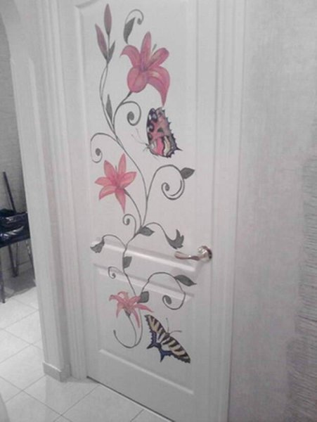 Раскрасить входную дверь