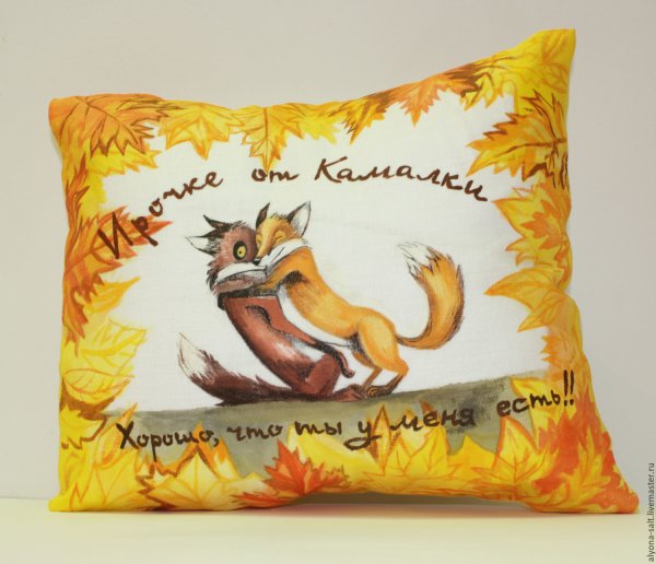 Роспись подушки акриловыми красками