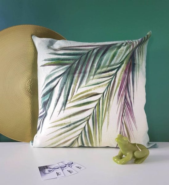 Роспись подушки акриловыми красками