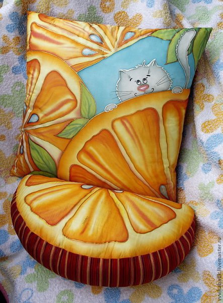 Роспись по ткани подушки