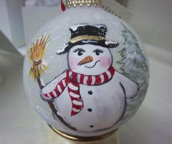 Разукрашенные шары новогодние