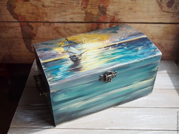 Расписанная шкатулка