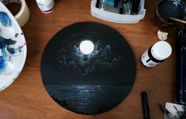 Акрил на круглом холсте