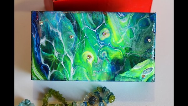 Жидкий акрил в колпачке