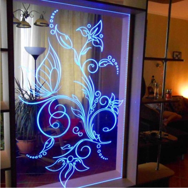 Гравировка на оргстекле с подсветкой