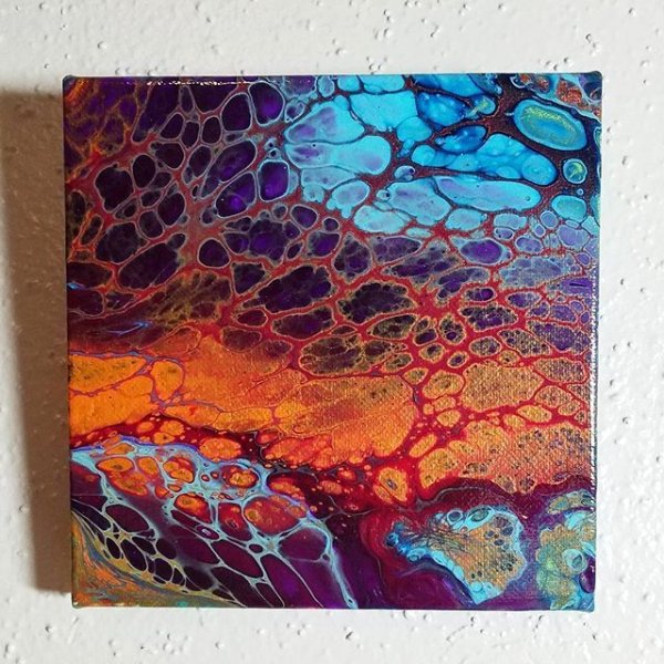 Акриловая заливка на холсте