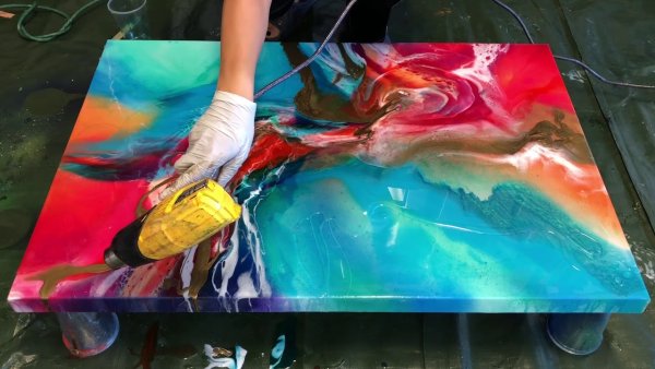 Рисование жидким акрилом на холсте