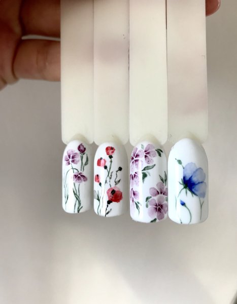 Акварельные рисунки на ногтях