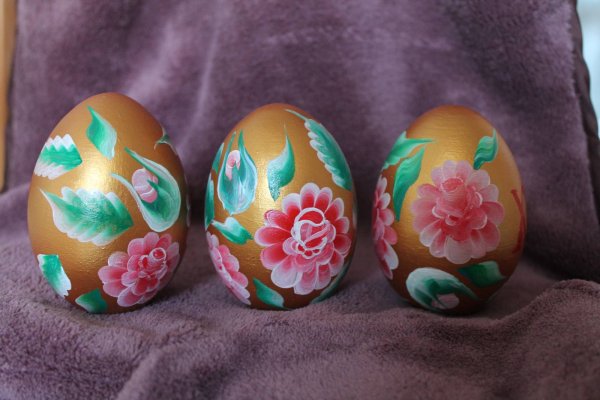 Разрисовать деревянное яйцо