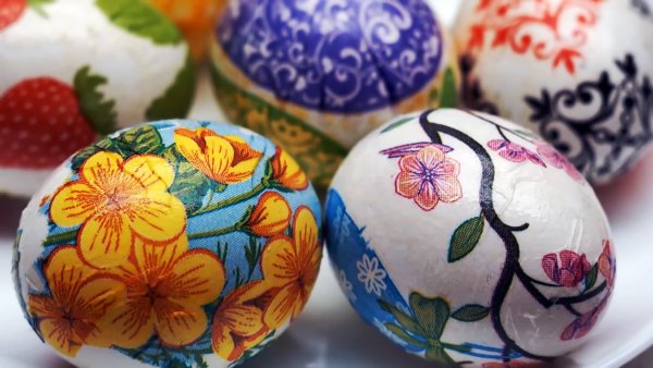 Пасхальные яйца акварелью