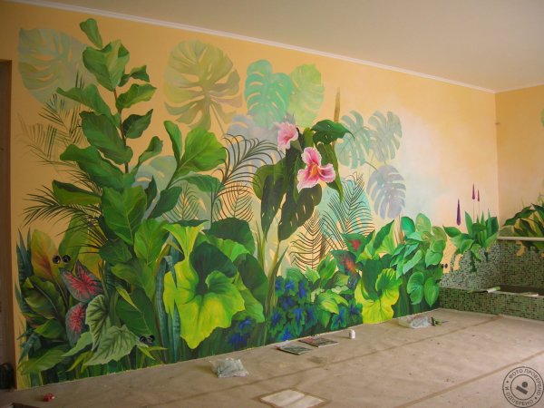 Живопись на стене в комнате