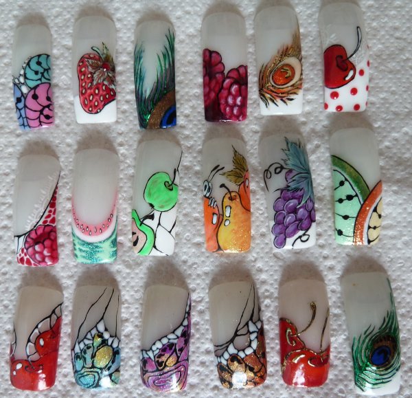 Рисунки акрилом на ногтях