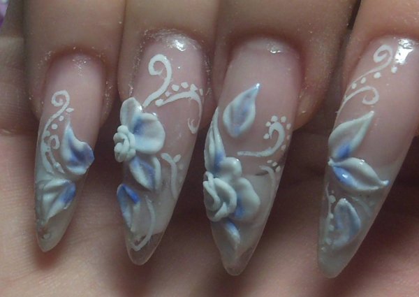 Акриловая лепка на ногтях