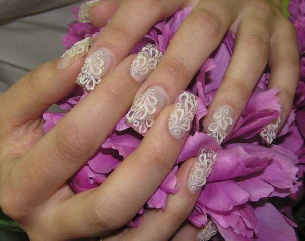 Нарощенные ногти с лепкой