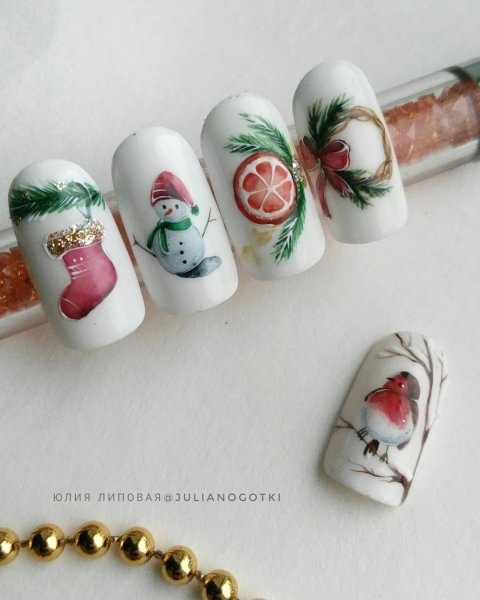 Новогодний маникюр акварельными красками