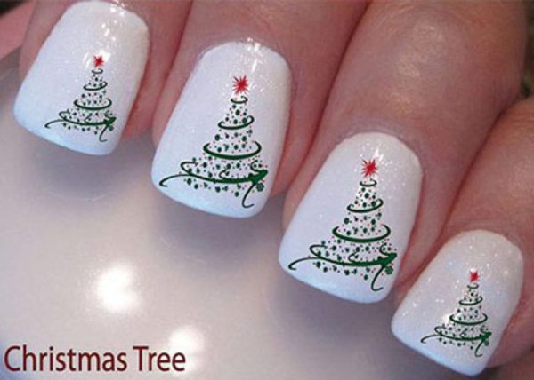 Маникюр с елочкой и шариком