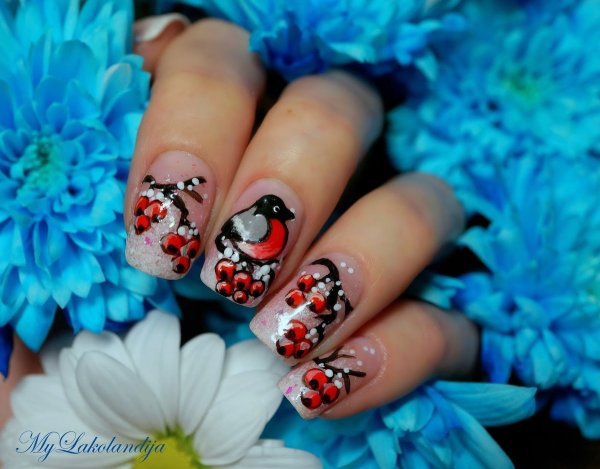 Маникюр с рябиной
