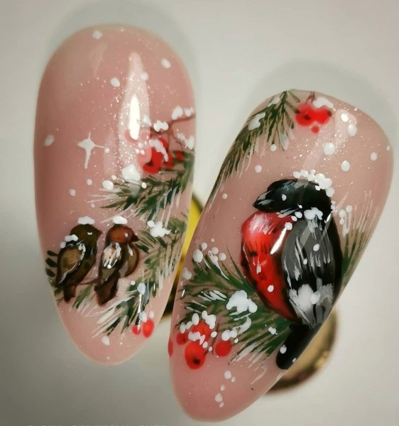 Маникюр со снегирями