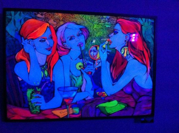 Картины флуоресцентным акрилом
