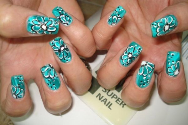 Ногти и хвоя