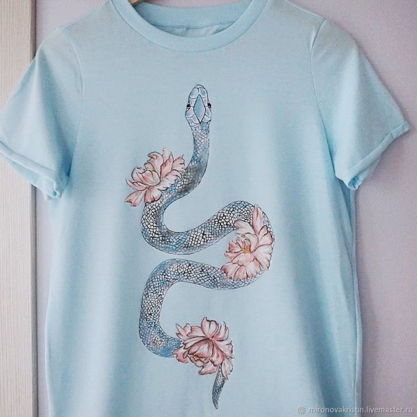 Вышивка змеи на одежде
