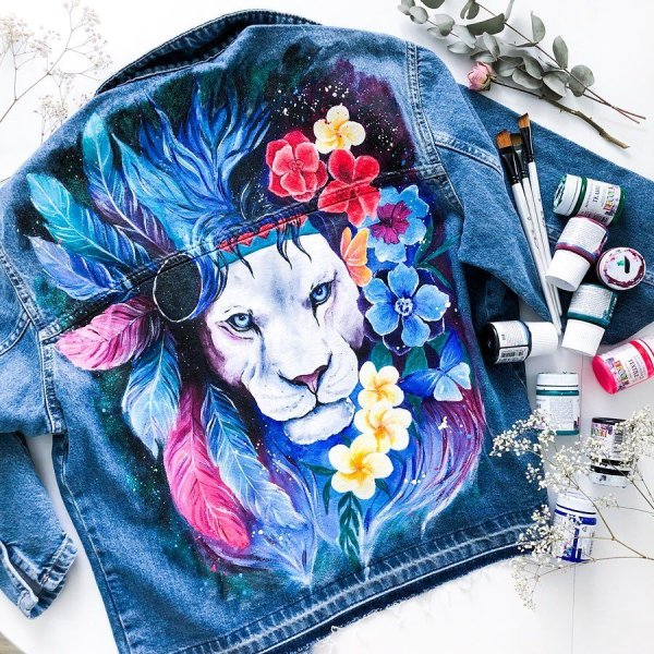 Роспись джинсовки акриловыми красками