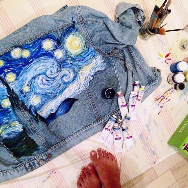 Рисунки на джинсах акриловыми красками
