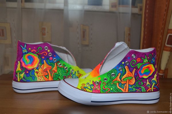 Разрисованные кеды