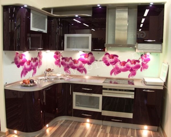 Кухонные гарнитуры из акрила