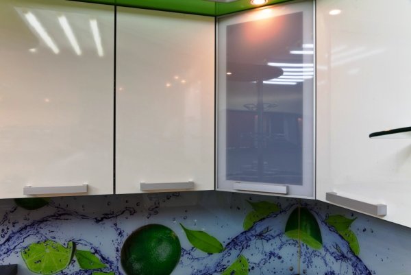 Кухни из акрила