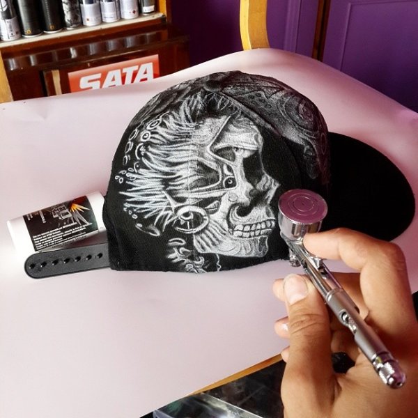 Рисунки на кепке красками