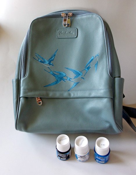 Кастом рюкзака акрилом