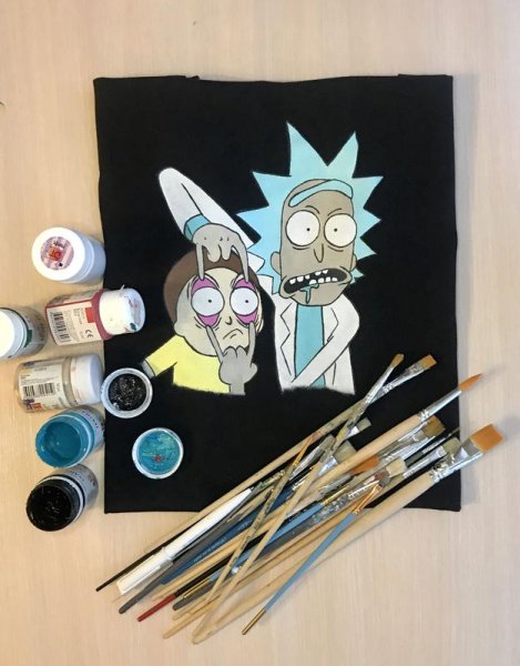 Роспись футболки Рик и Морти
