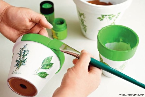 Покрасить горшок акриловой краской