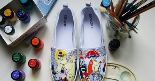 Роспись кроссовок акриловыми красками