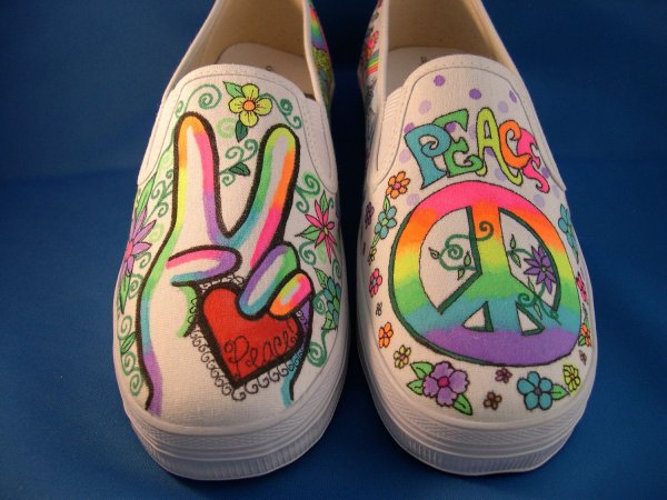 Разрисовать кеды маркером