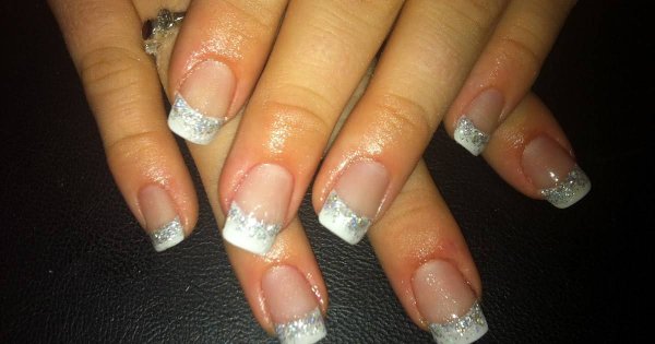 Дизайн акриловых ногтей френч