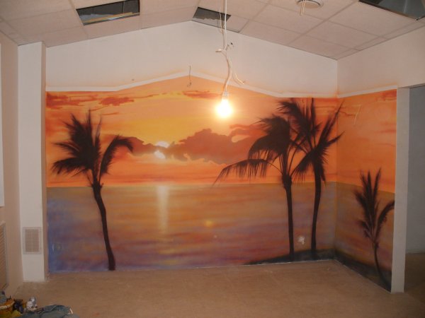 Пейзаж на стене в квартире