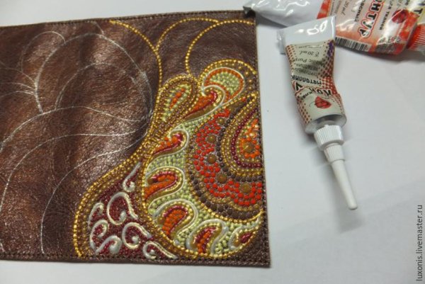 Точечная роспись по ткани акриловыми красками