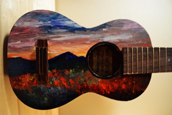 Расписанная гитара