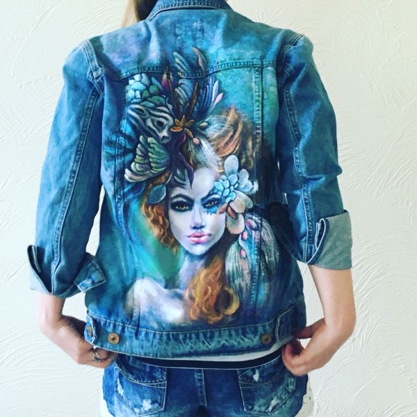 Джинсовка в стиле поп арт