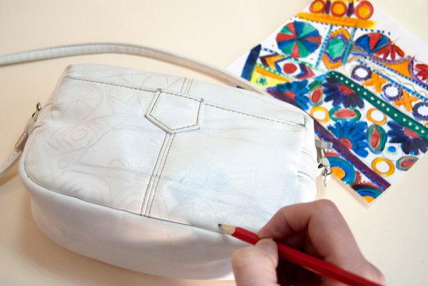 Рисунок на сумке акриловыми красками