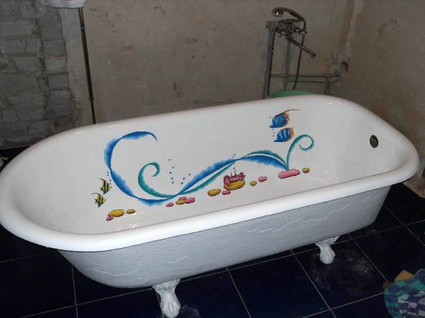 Роспись ванны