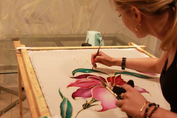 Художник росписи по ткани