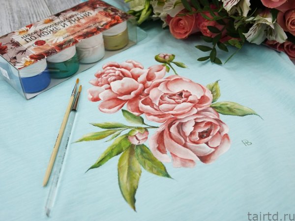 Пионы акрилом на ткани