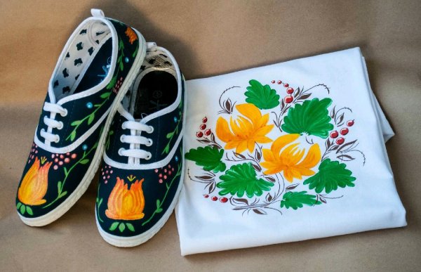 Расписные кроссовки